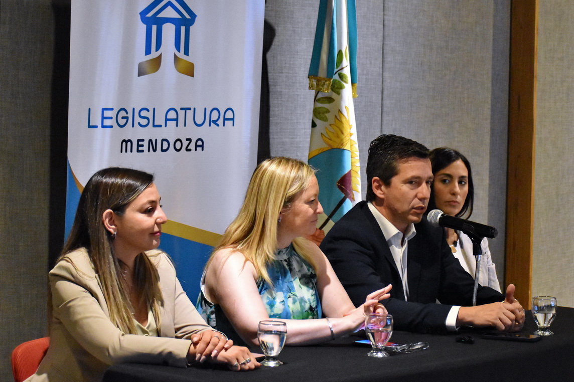 Presentan primer informe sobre Huellas de Carbono en la Legislatura de Mendoza